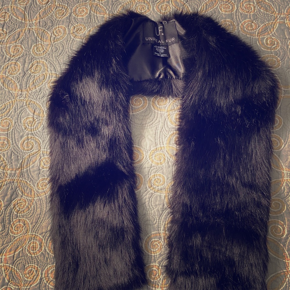 Unreal Fur Scarf- NEW